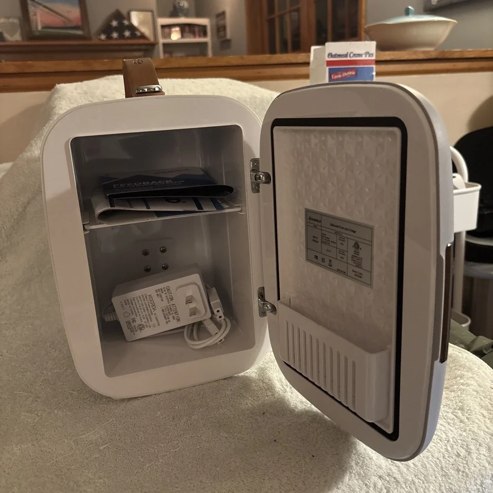 Subcold Pro4L Mini USB Fridge Cooler   NEW Open Box Portable Fridge